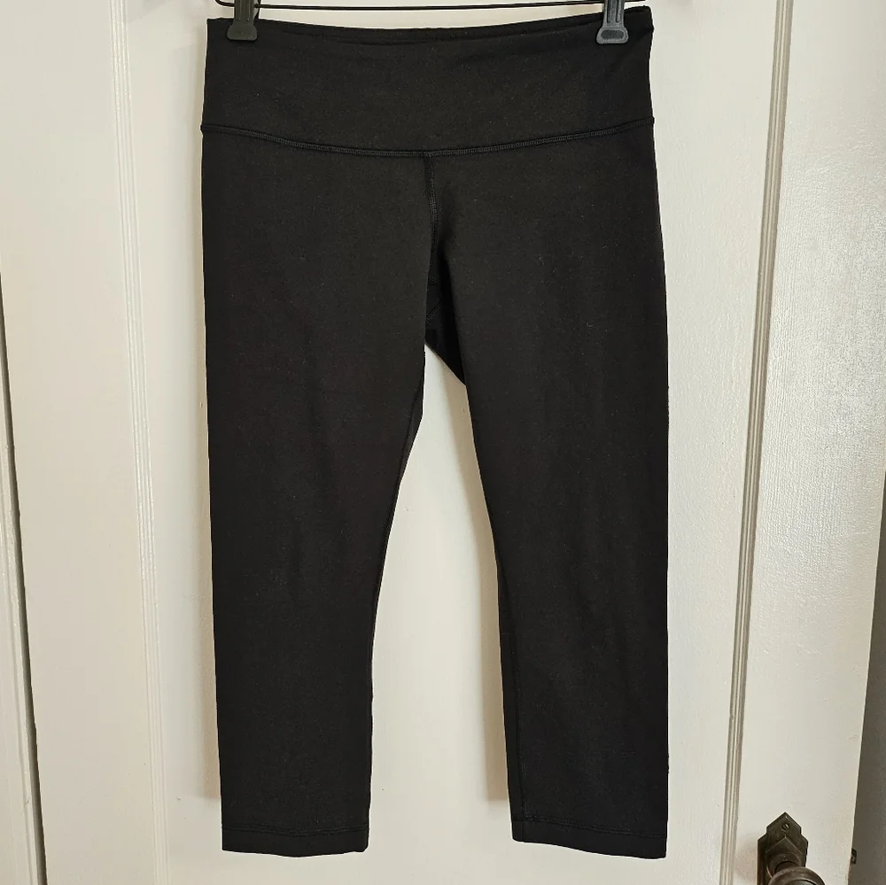 💜 Lululemon sz6 Wunder Under Crop 21" in black - Picture 2 of 10